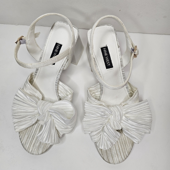 Nine West Open Toe All White Bow Sandal Chunky Heel Size 7.5 - Picture 14 of 15
